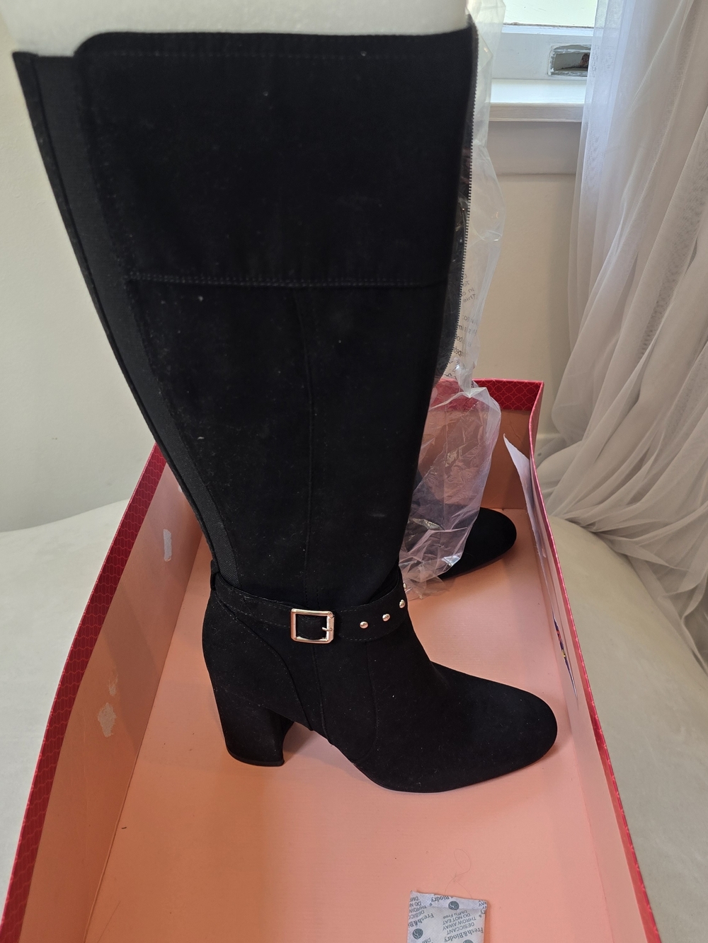 Women's Black Knee-High Suede Block Heel Boots
